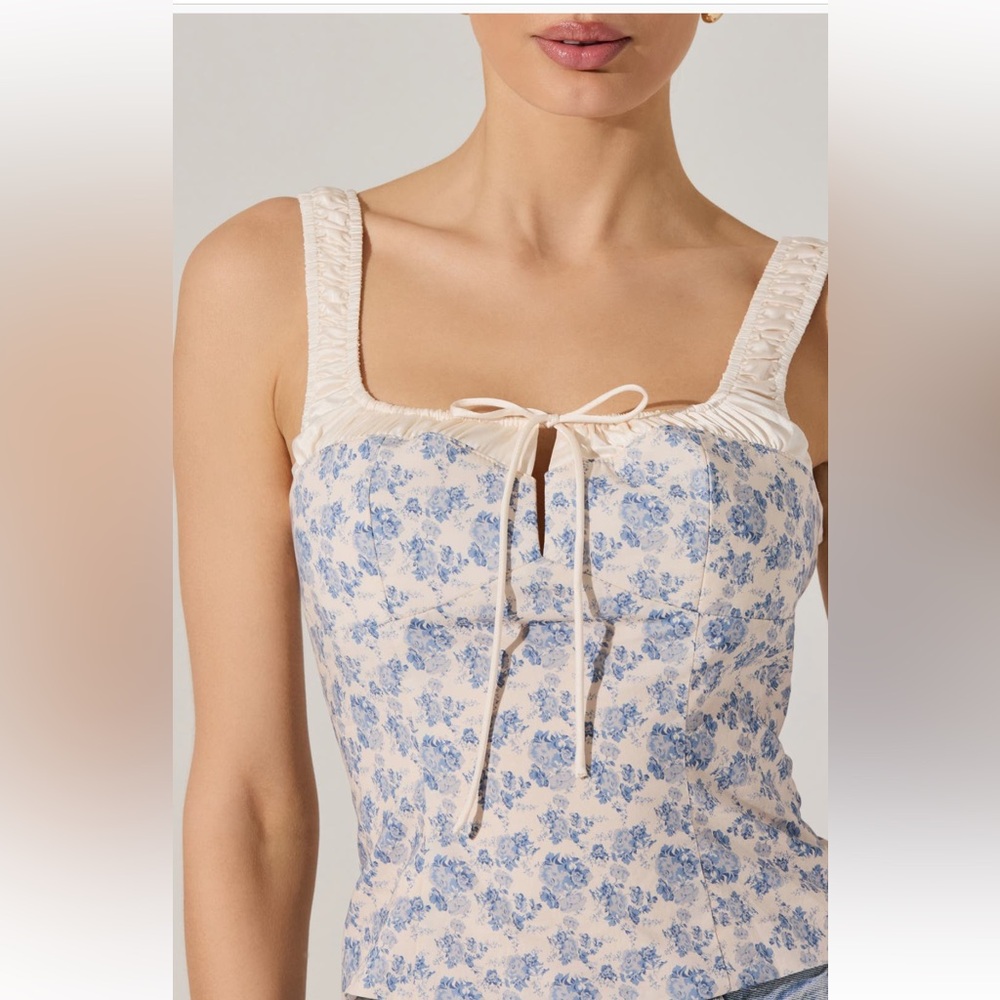 ASTR the Lable, Floral Milkmaid Top, Size L, NWOT, $30